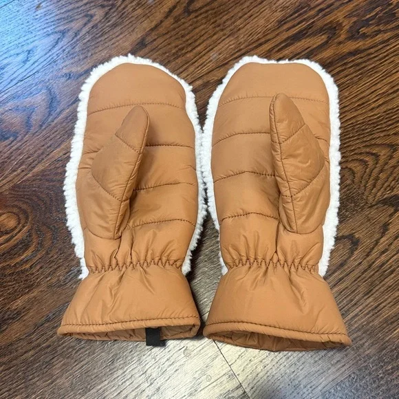 UGG AW UGGfluff Mitten - Picture 2 of 7